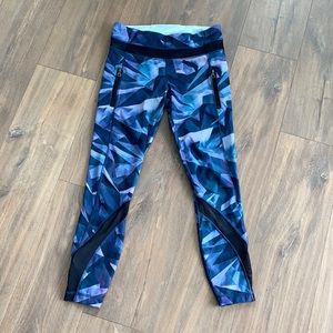 Lululemon Crop Leggings with Mesh. Size 6.